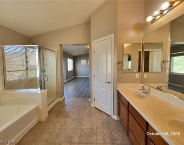 112 Sierra Breeze Avenue - Photo Thumbnail 18