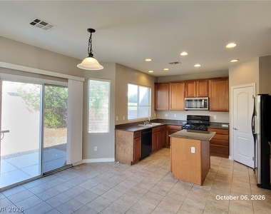 112 Sierra Breeze Avenue - Photo Thumbnail 6