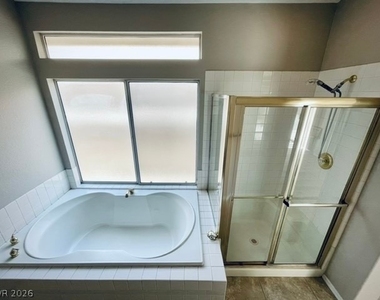 2125 Eaglepath Circle - Photo Thumbnail 16