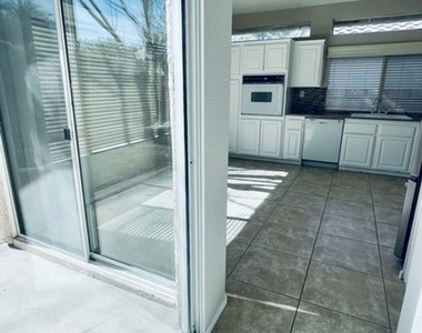 2125 Eaglepath Circle - Photo Thumbnail 18