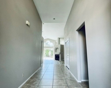 2125 Eaglepath Circle - Photo Thumbnail 30