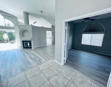 2125 Eaglepath Circle - Photo Thumbnail 12