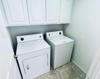 2125 Eaglepath Circle - Photo Thumbnail 27