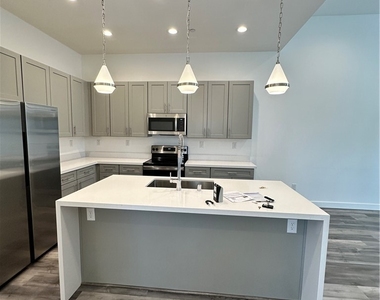 1130 Prospering Creek Street - Photo Thumbnail 5