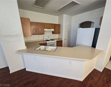 7905 Smokey Ridge Court - Photo Thumbnail 4