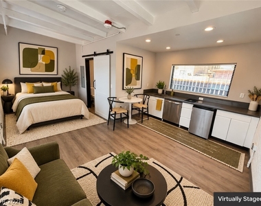 218 S 11th Street - Photo Thumbnail 2