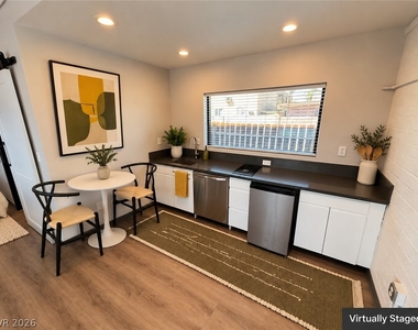 218 S 11th Street - Photo Thumbnail 3