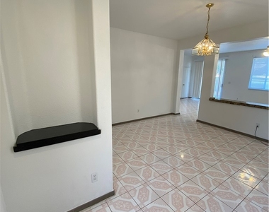 1368 Angel Falls Street - Photo Thumbnail 3