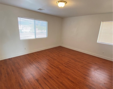 1368 Angel Falls Street - Photo Thumbnail 25