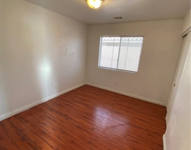 1368 Angel Falls Street - Photo Thumbnail 22
