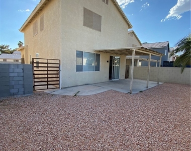 1368 Angel Falls Street - Photo Thumbnail 9