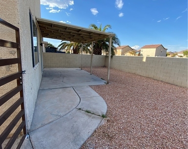 1368 Angel Falls Street - Photo Thumbnail 8