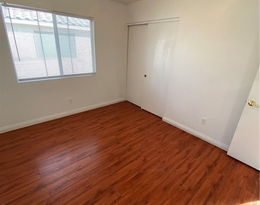 1368 Angel Falls Street - Photo Thumbnail 23
