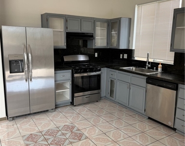 1368 Angel Falls Street - Photo Thumbnail 6
