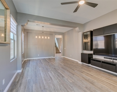 11223 Ivybridge Avenue - Photo Thumbnail 3