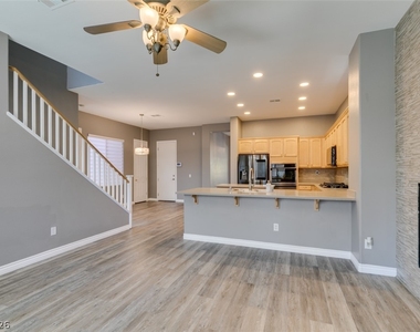 11223 Ivybridge Avenue - Photo Thumbnail 10