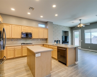 11223 Ivybridge Avenue - Photo Thumbnail 13