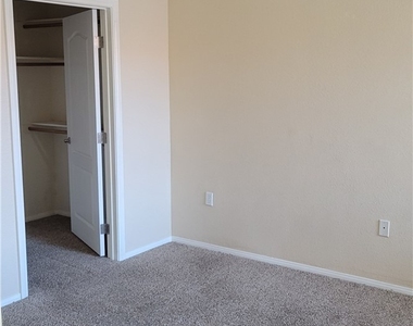 10650 Calico Mountain Avenue - Photo Thumbnail 8