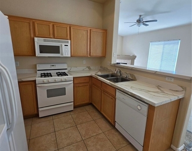 10650 Calico Mountain Avenue - Photo Thumbnail 3