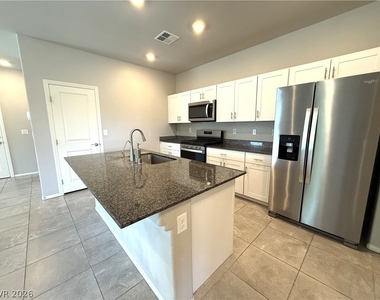 522 Spy Rock Avenue - Photo Thumbnail 7