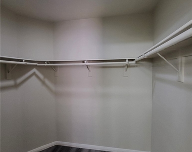 8236 W Rochelle Avenue - Photo Thumbnail 19