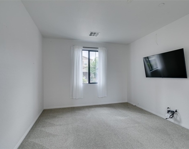 3054 Echoed Rondel Lane - Photo Thumbnail 38