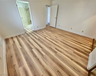 5012 Newport Cove Drive - Photo Thumbnail 13