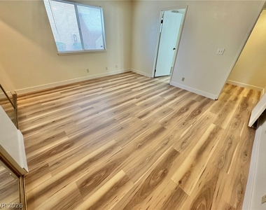 5012 Newport Cove Drive - Photo Thumbnail 15