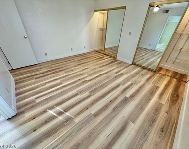 5012 Newport Cove Drive - Photo Thumbnail 7