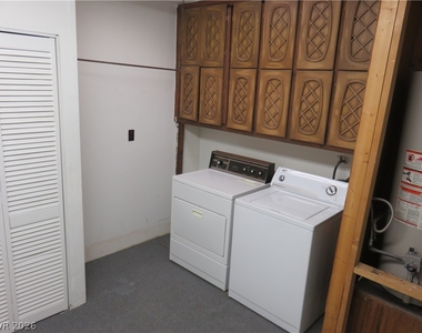 6384 Whippoorwill Way - Photo Thumbnail 24