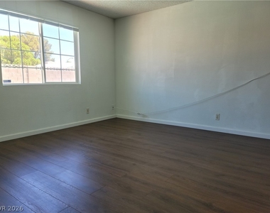 6384 Whippoorwill Way - Photo Thumbnail 21