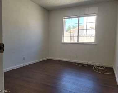 6384 Whippoorwill Way - Photo Thumbnail 12