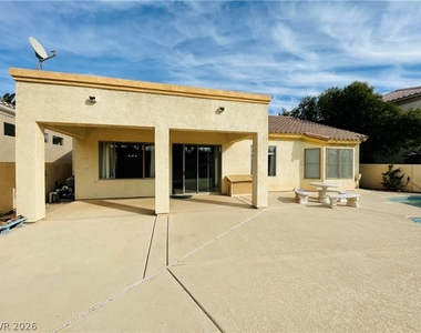 231 Cliff Valley Drive - Photo Thumbnail 6