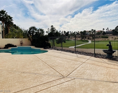 231 Cliff Valley Drive - Photo Thumbnail 8