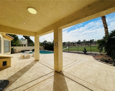 231 Cliff Valley Drive - Photo Thumbnail 7
