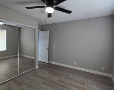 224 Lindy Drive - Photo Thumbnail 15