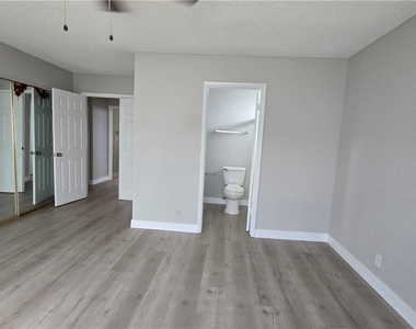 224 Lindy Drive - Photo Thumbnail 11
