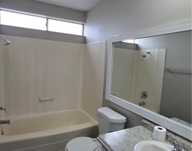 224 Lindy Drive - Photo Thumbnail 13