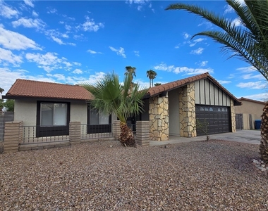 224 Lindy Drive - Photo Thumbnail 1