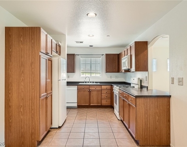 9005 Exultation Court - Photo Thumbnail 8