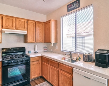 1853 Spangle Drive - Photo Thumbnail 11