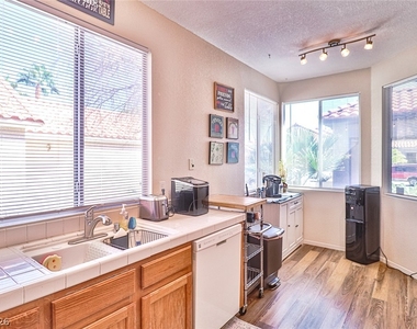 1853 Spangle Drive - Photo Thumbnail 14