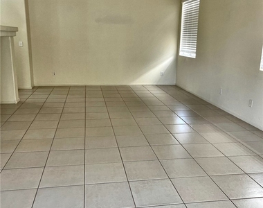 4670 San Vito Street - Photo Thumbnail 5