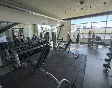 353 E Bonneville Avenue - Photo Thumbnail 25