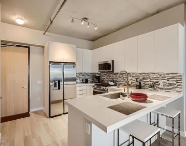 353 E Bonneville Avenue - Photo Thumbnail 3