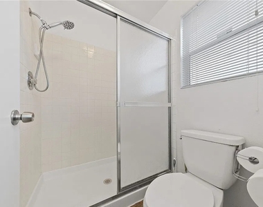 1729 Villa Vista Way - Photo Thumbnail 17