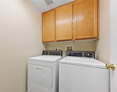 1729 Villa Vista Way - Photo Thumbnail 13