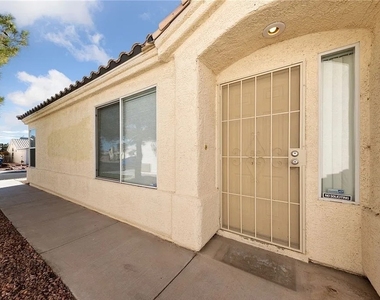 1729 Villa Vista Way - Photo Thumbnail 3