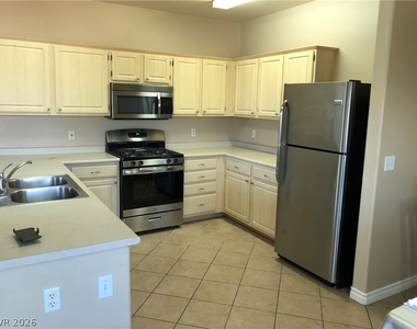 855 N Stephanie Street - Photo Thumbnail 7