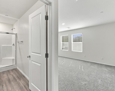 4841 Wine Ridge Avenue - Photo Thumbnail 8